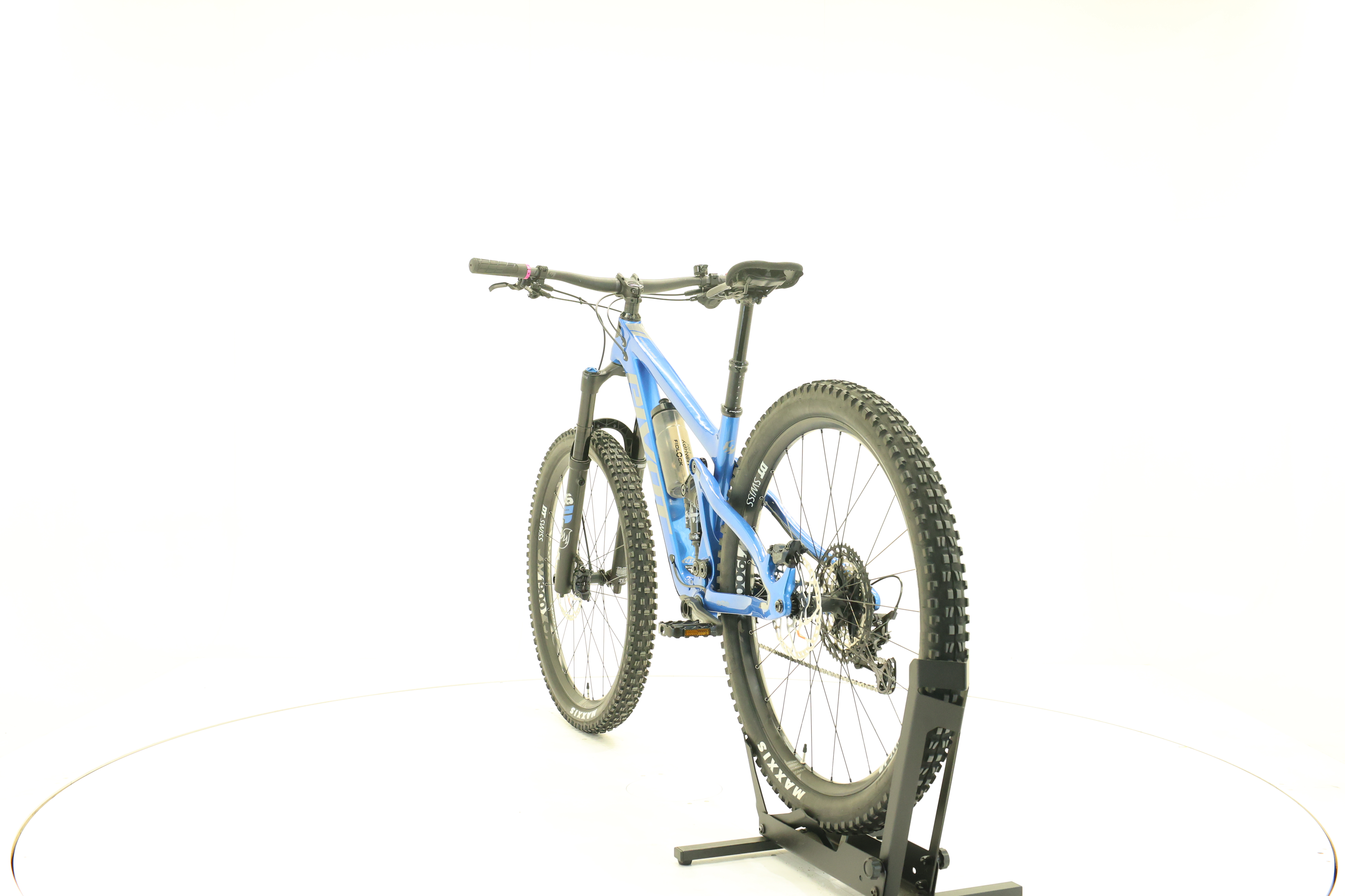 Pivot Cycles SWITCHBLADE
