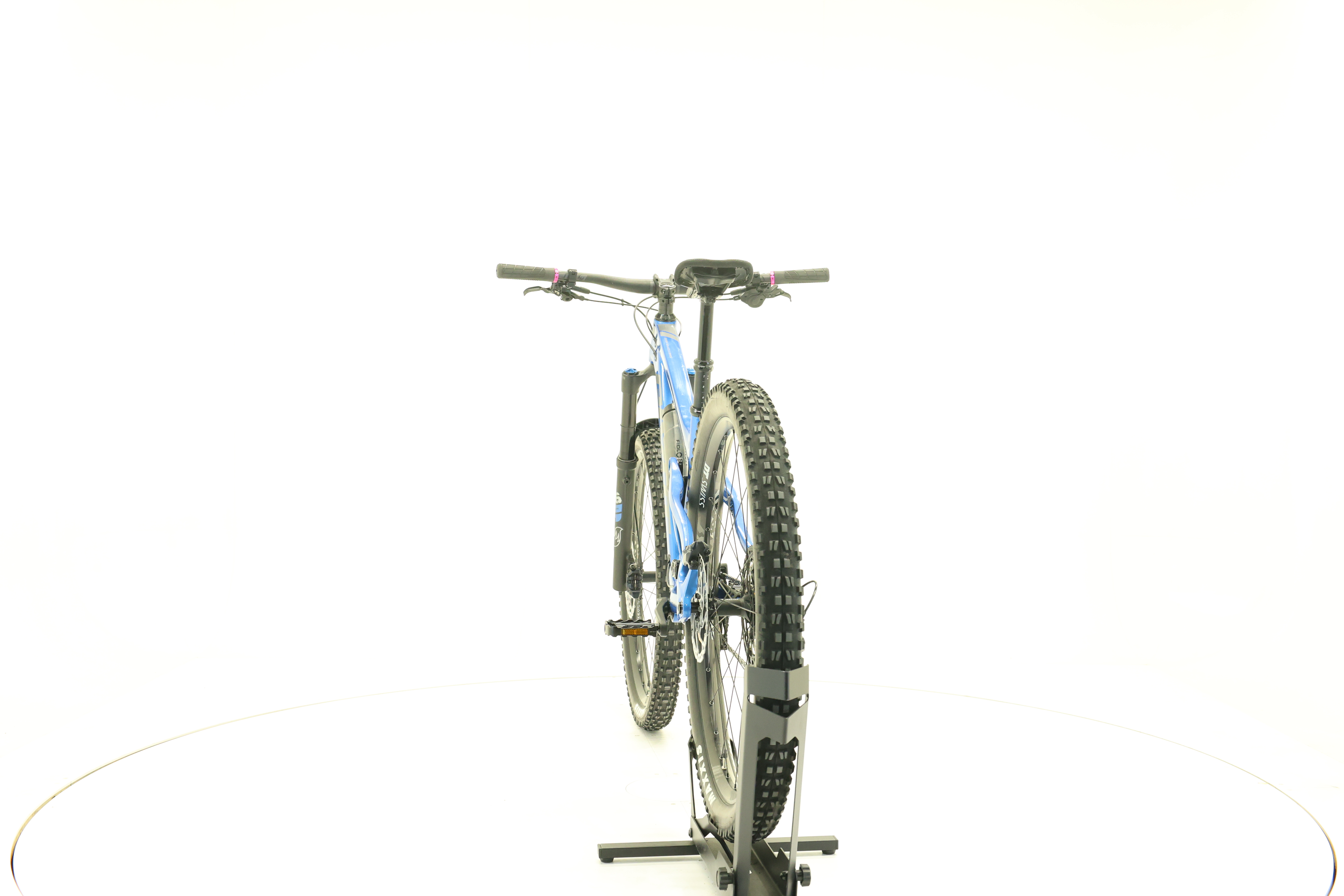 Pivot Cycles SWITCHBLADE