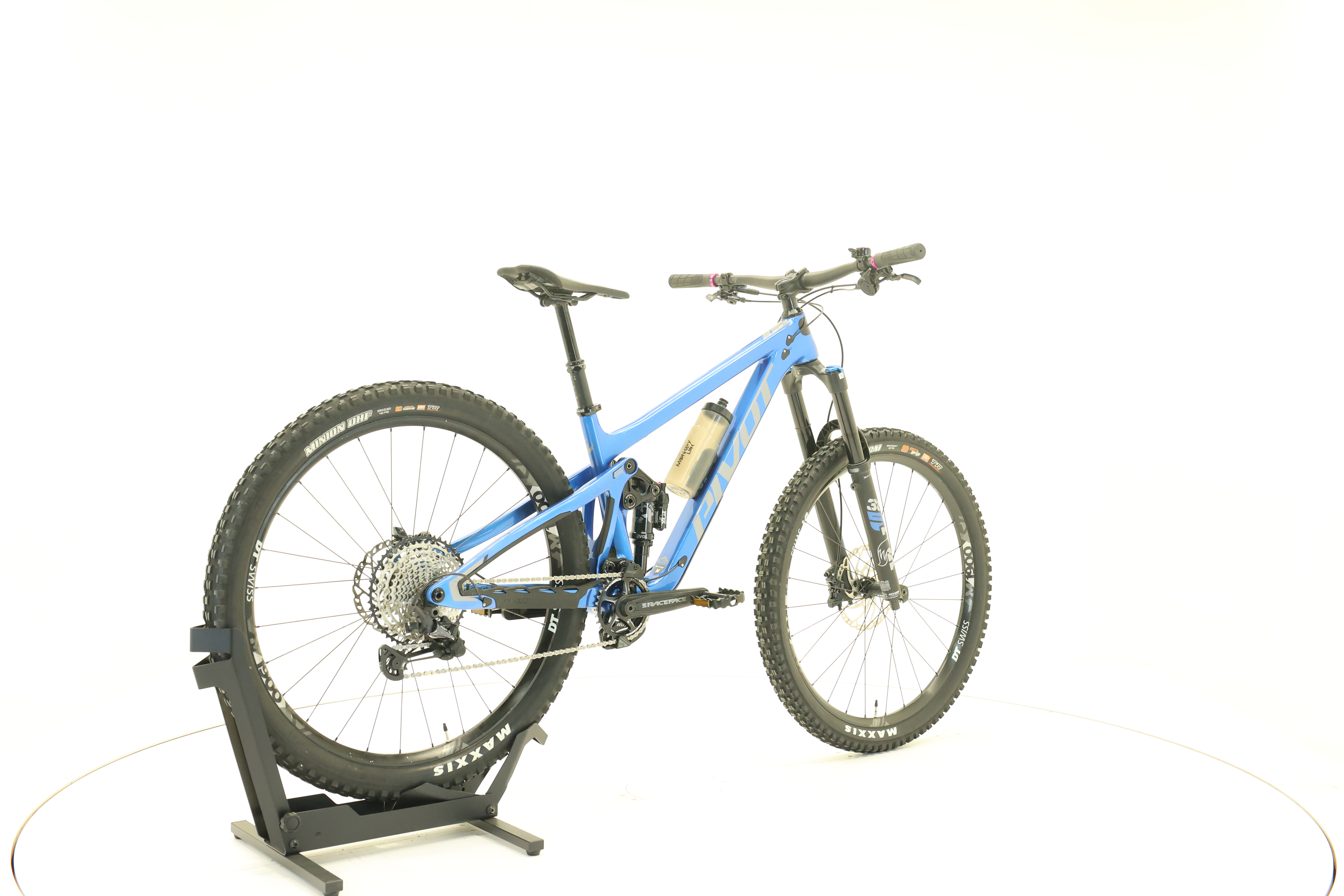 Pivot Cycles SWITCHBLADE