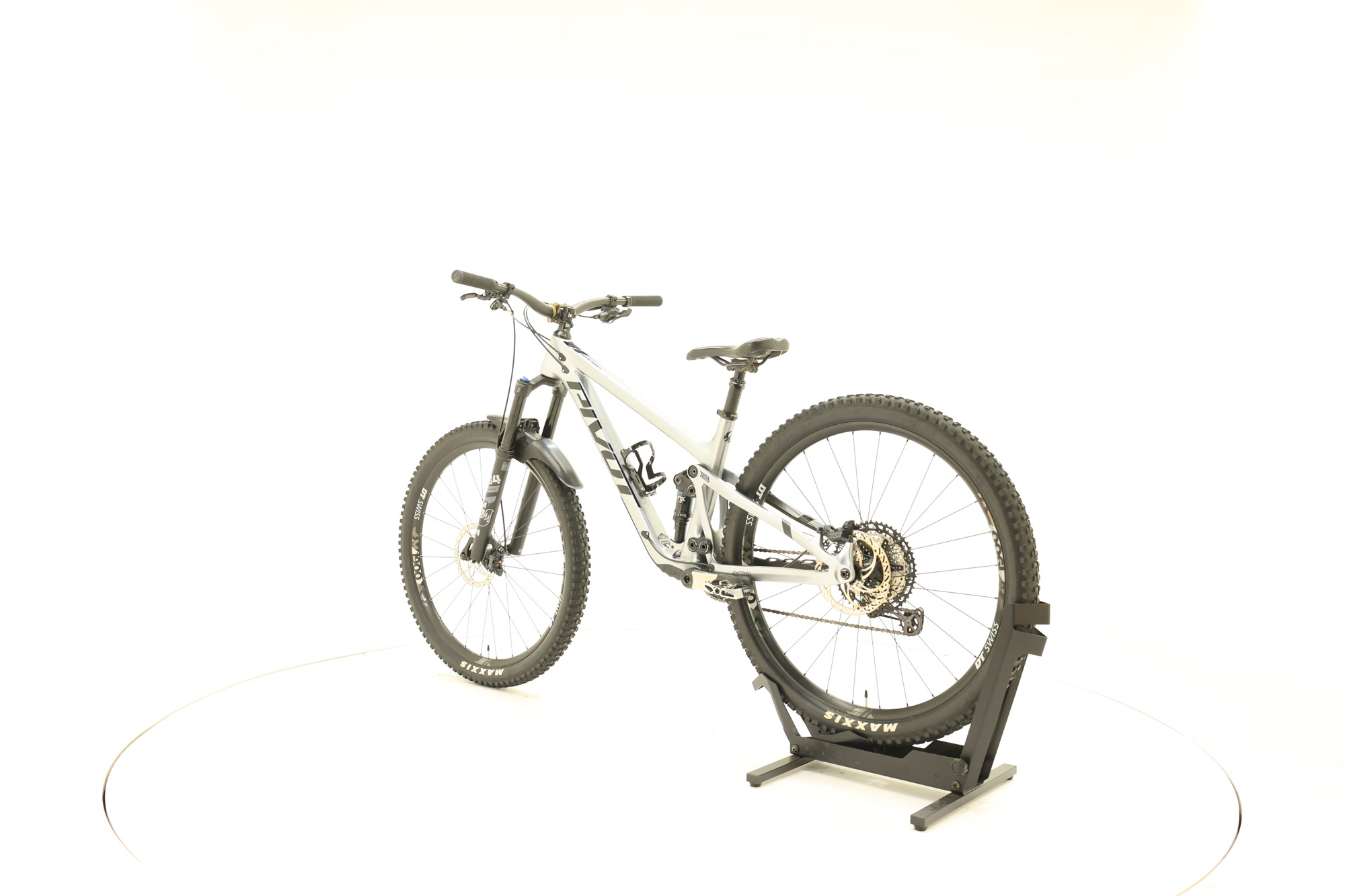 Pivot Cycles Trail 429 Race XT 29