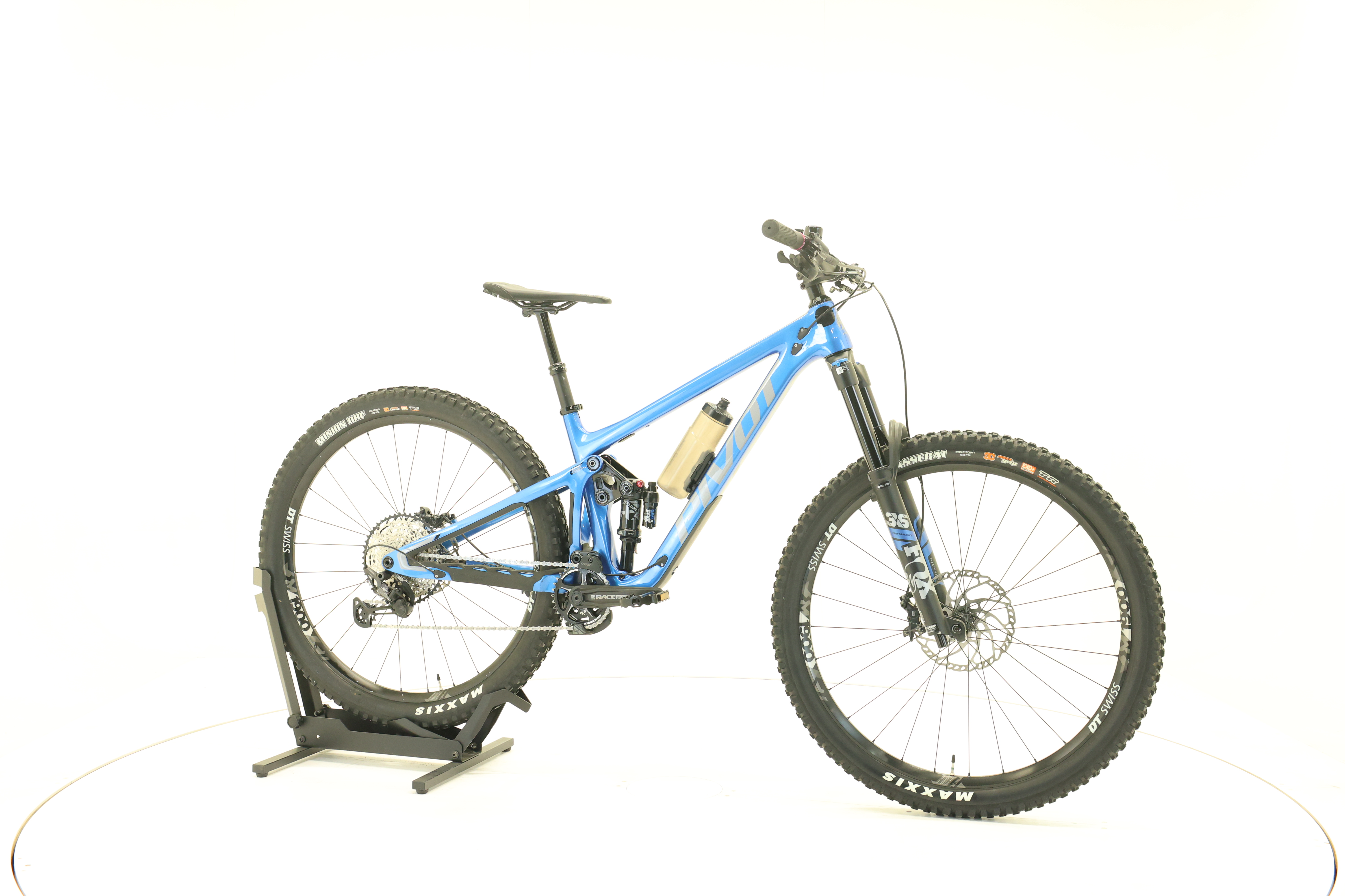Pivot Cycles SWITCHBLADE