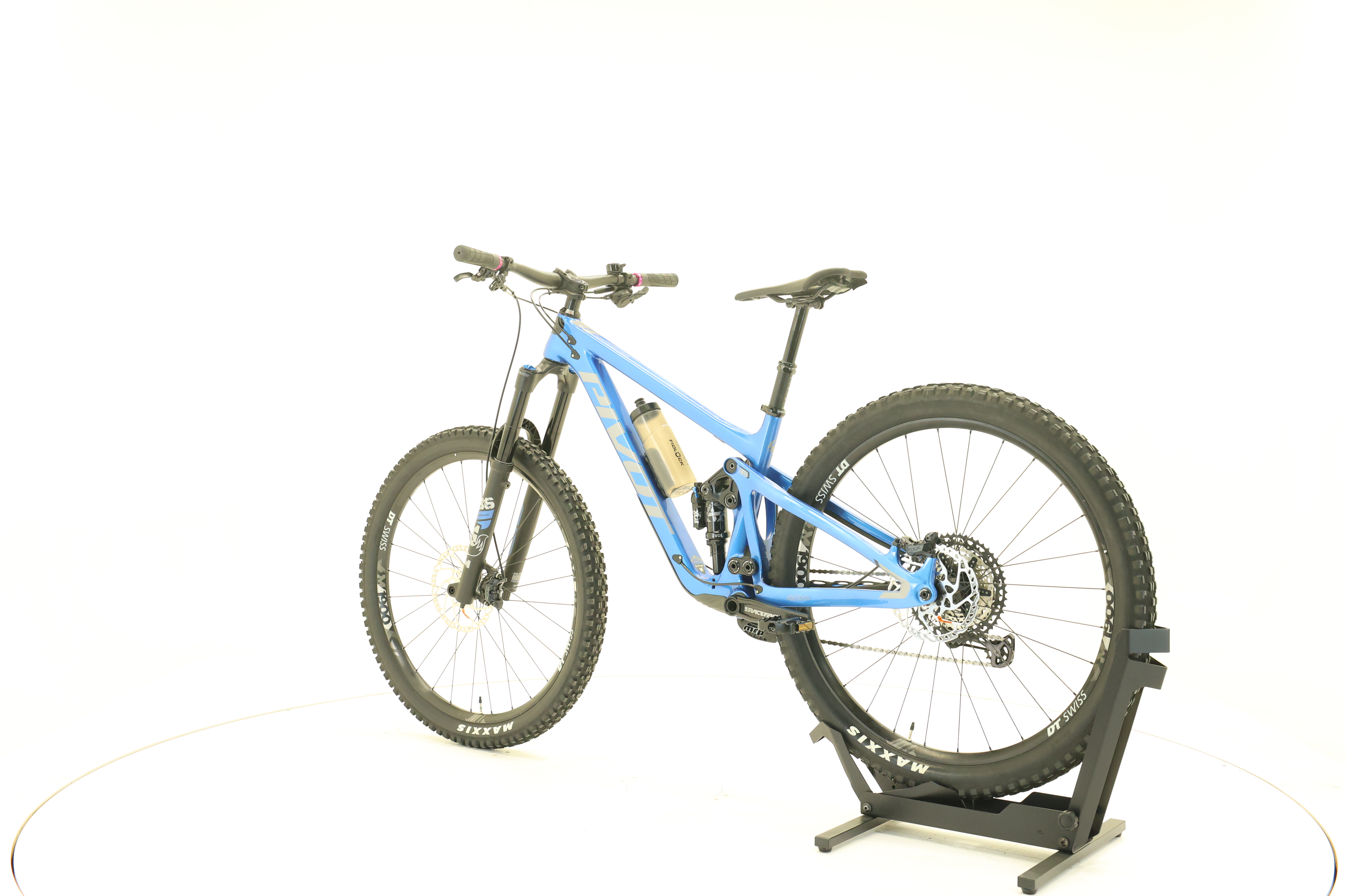 Pivot Cycles SWITCHBLADE