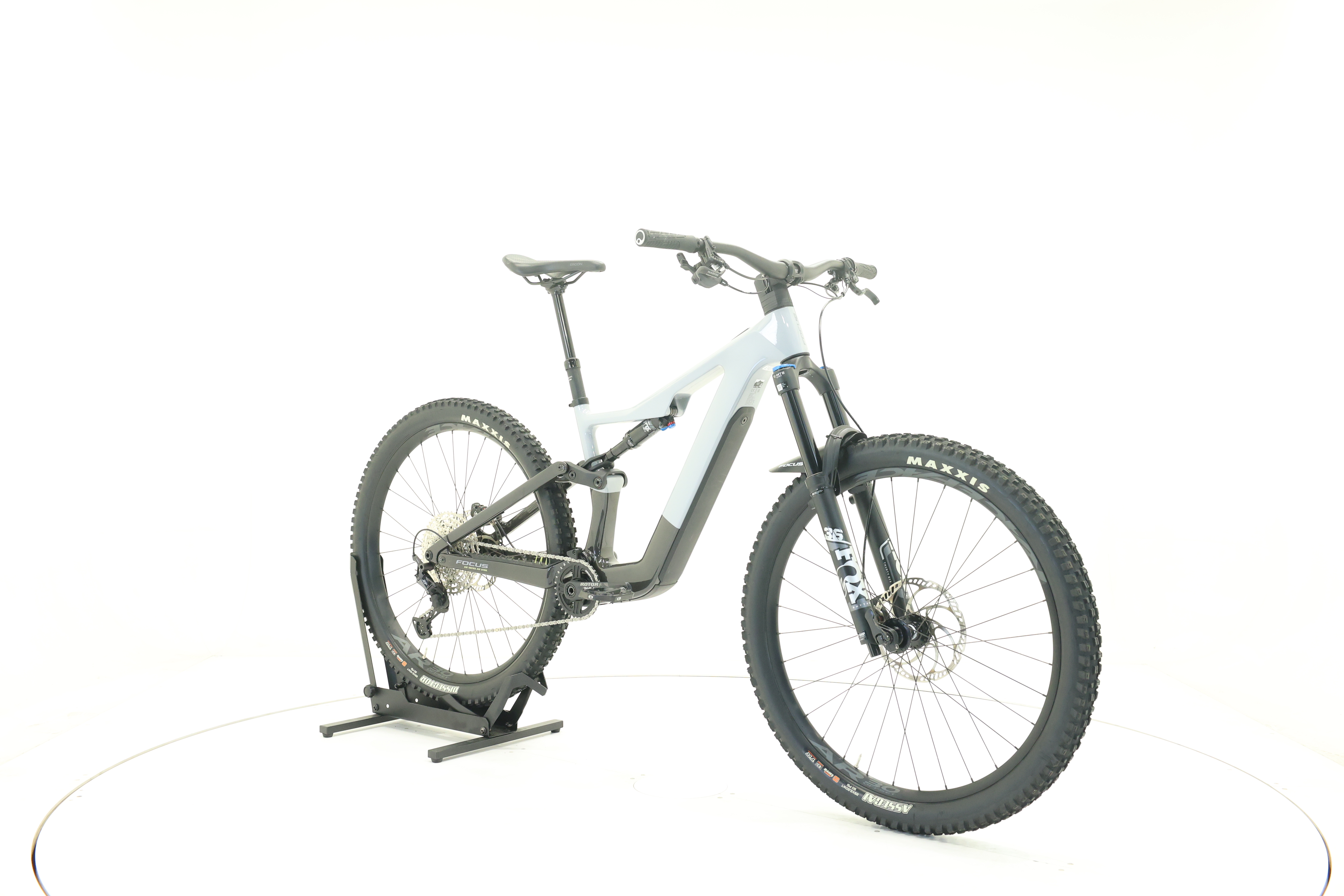 Focus Jam² SL 8.8 light grey / raw carbon 2024