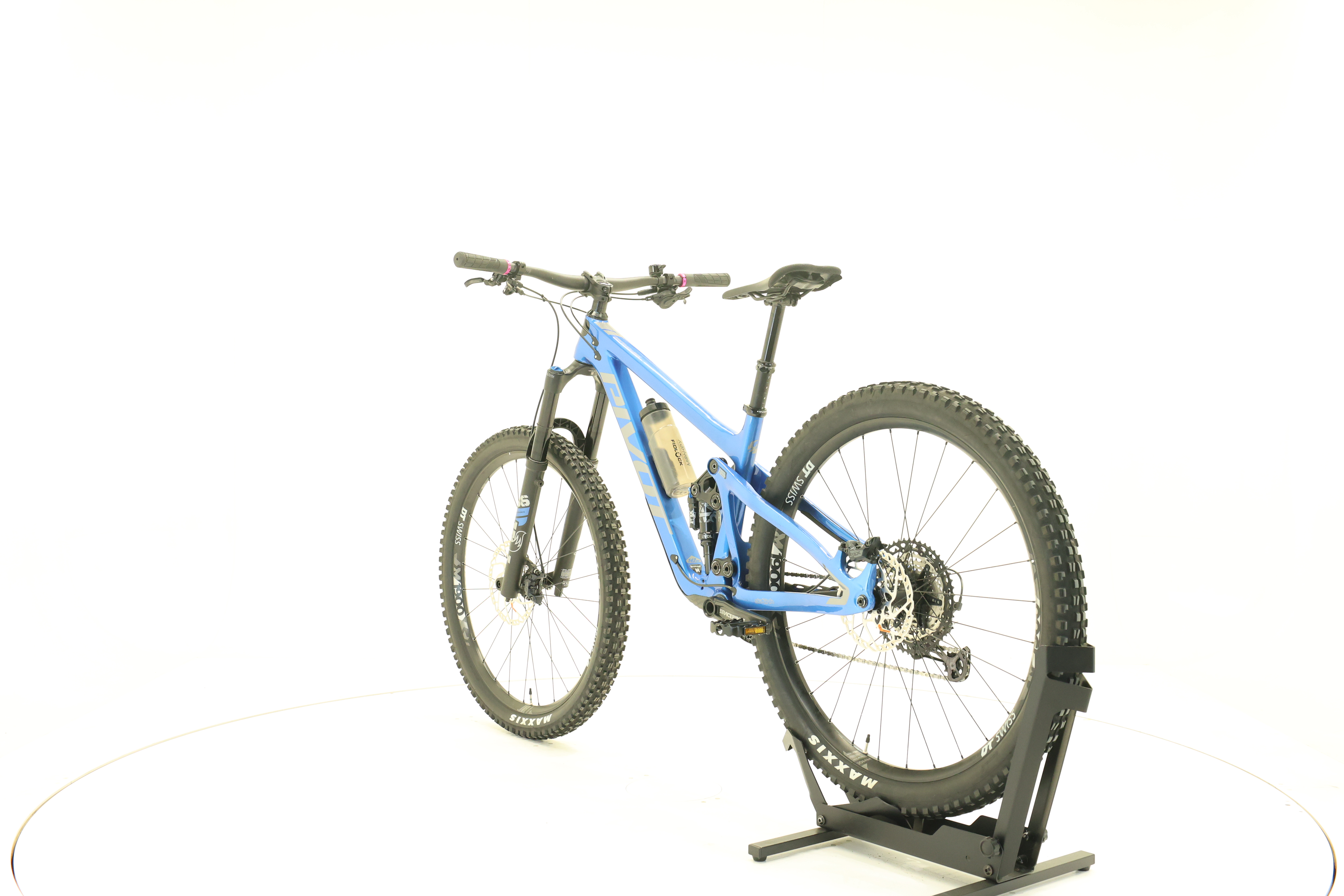 Pivot Cycles SWITCHBLADE