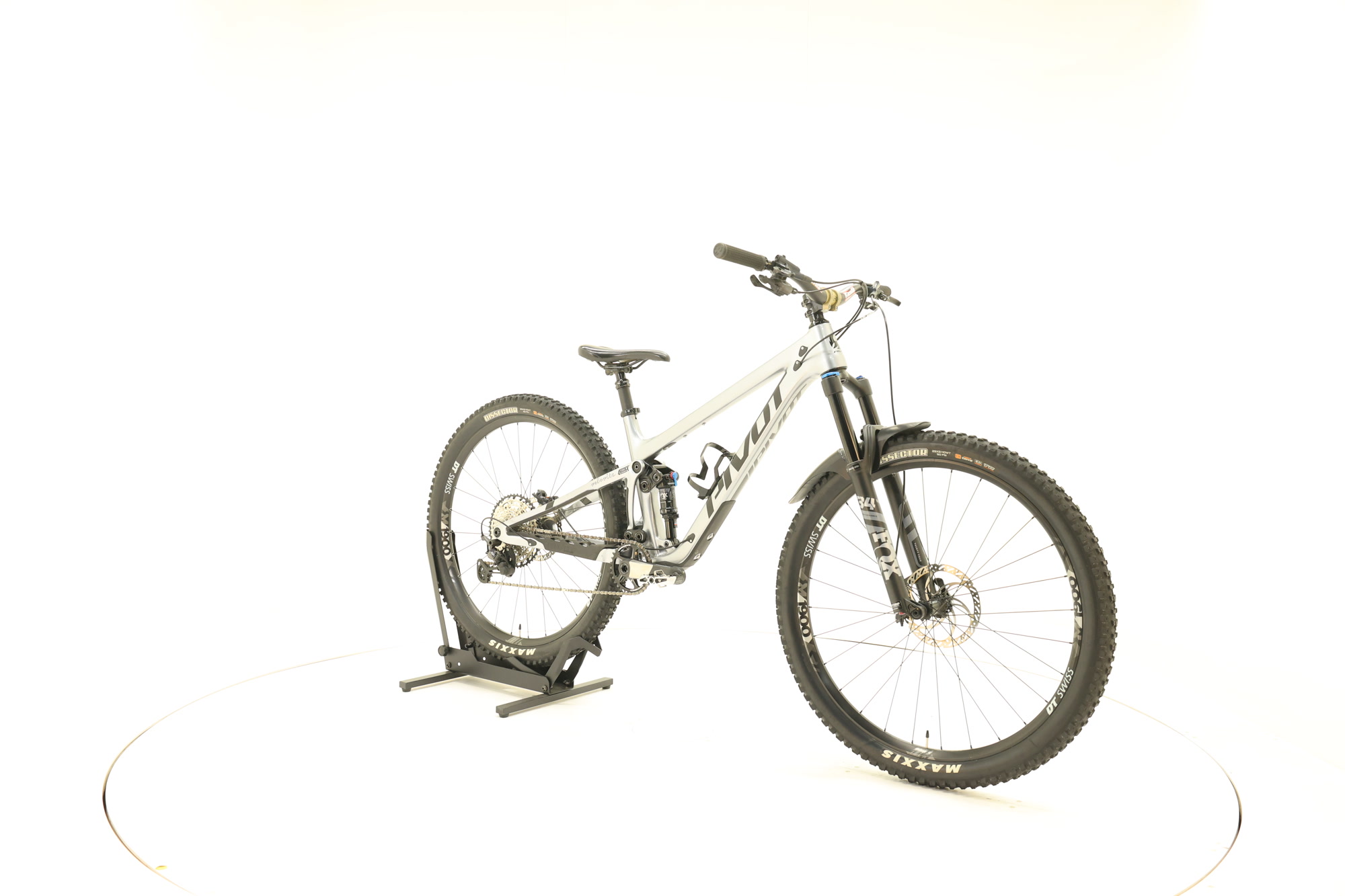Pivot Cycles Trail 429 Race XT 29