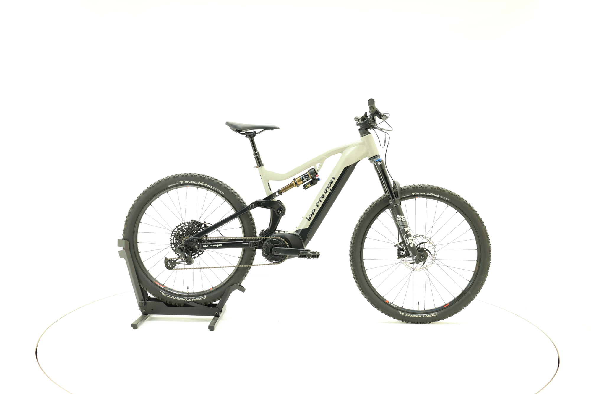 Lee Cougan E-Quest Team