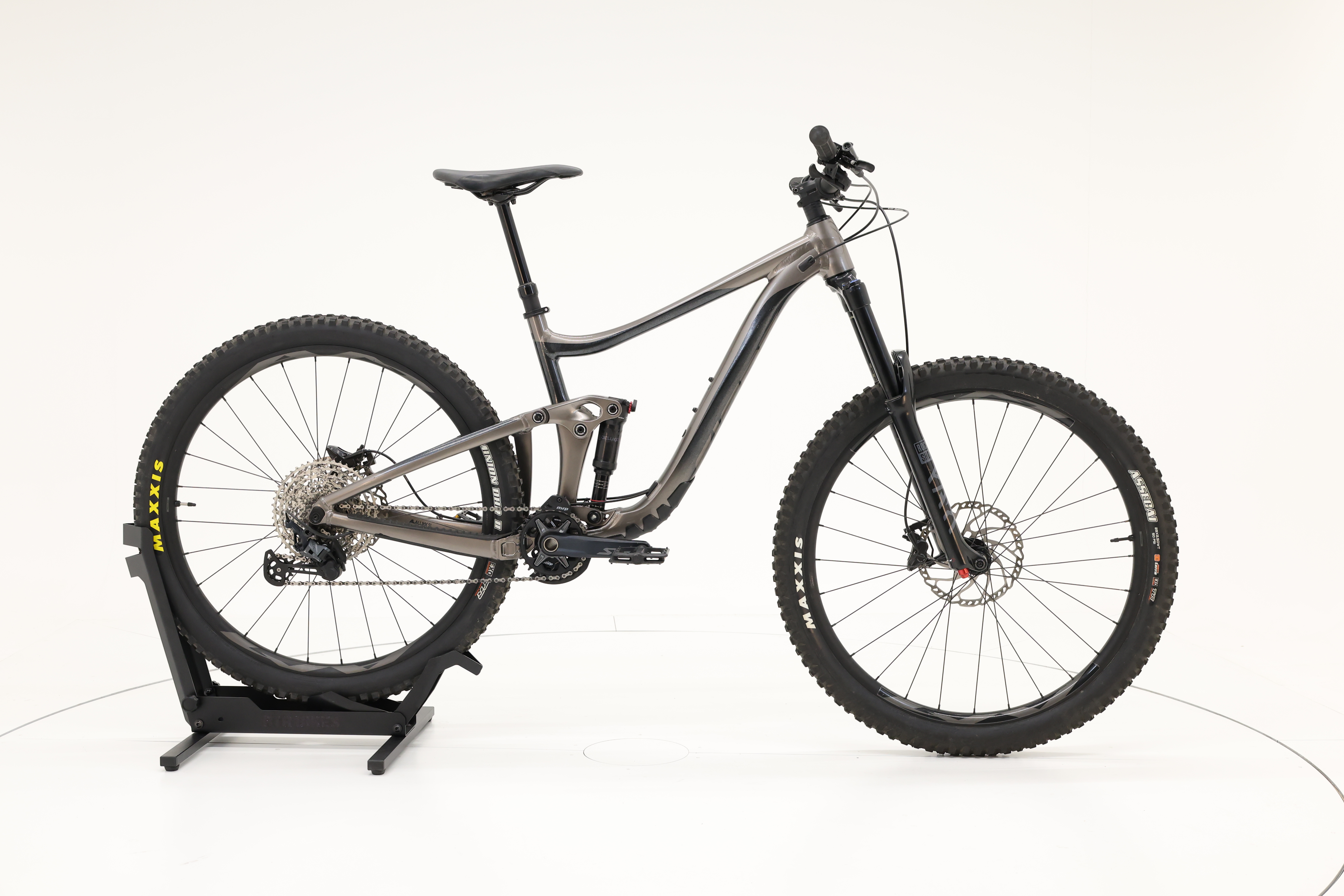 GIANT Reign, M, 170-179 cm, 2023, 0 km – Bild 1 von 5