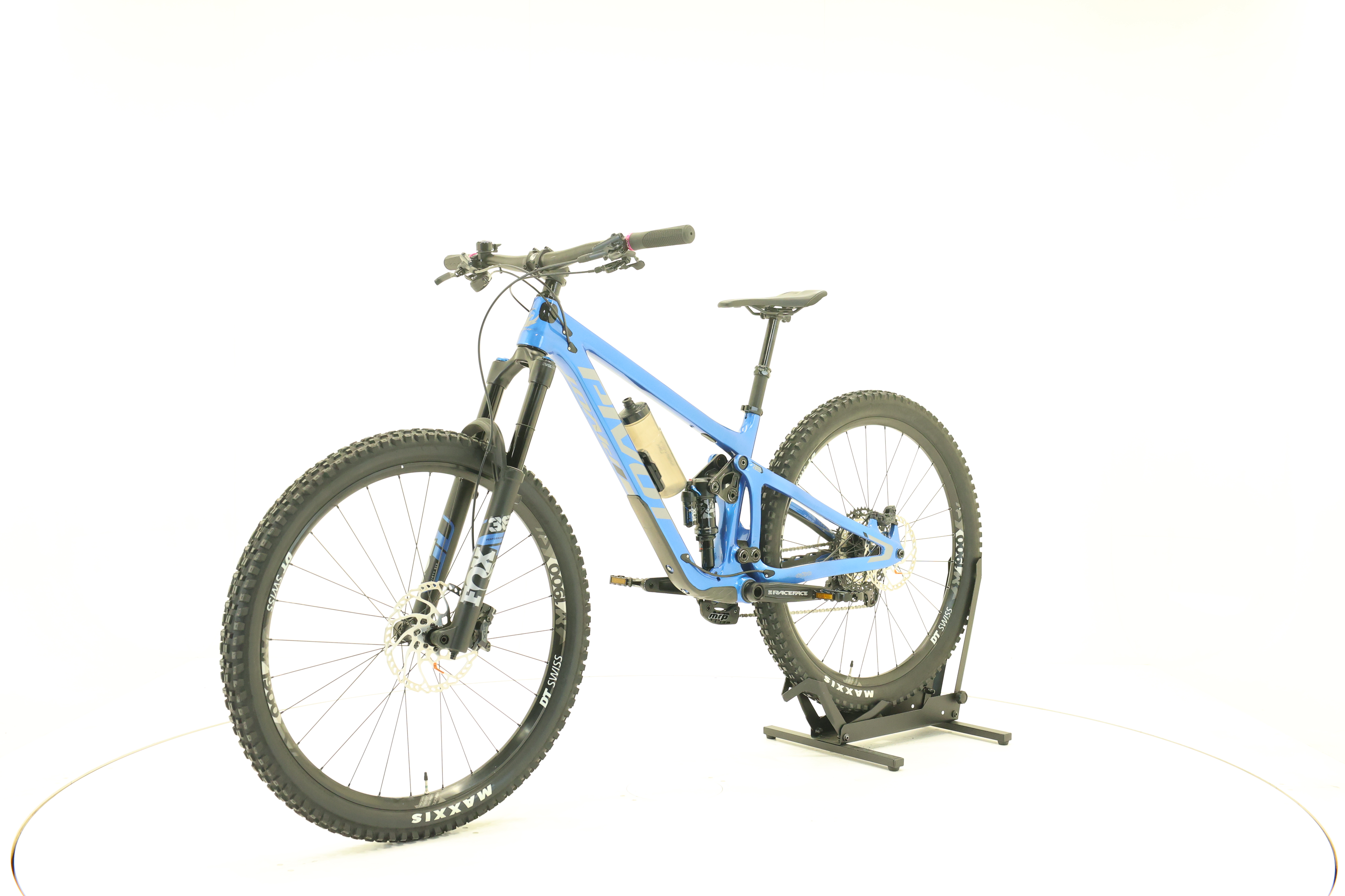 Pivot Cycles SWITCHBLADE