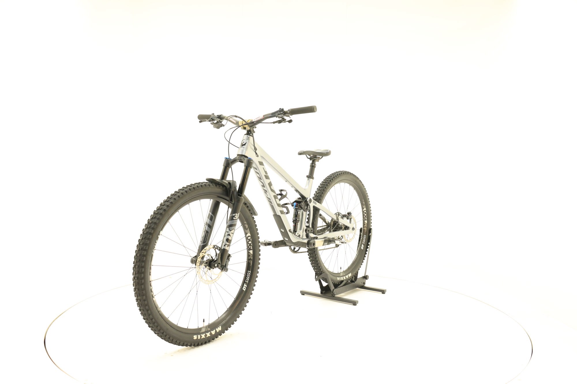 Pivot Cycles Trail 429 Race XT 29
