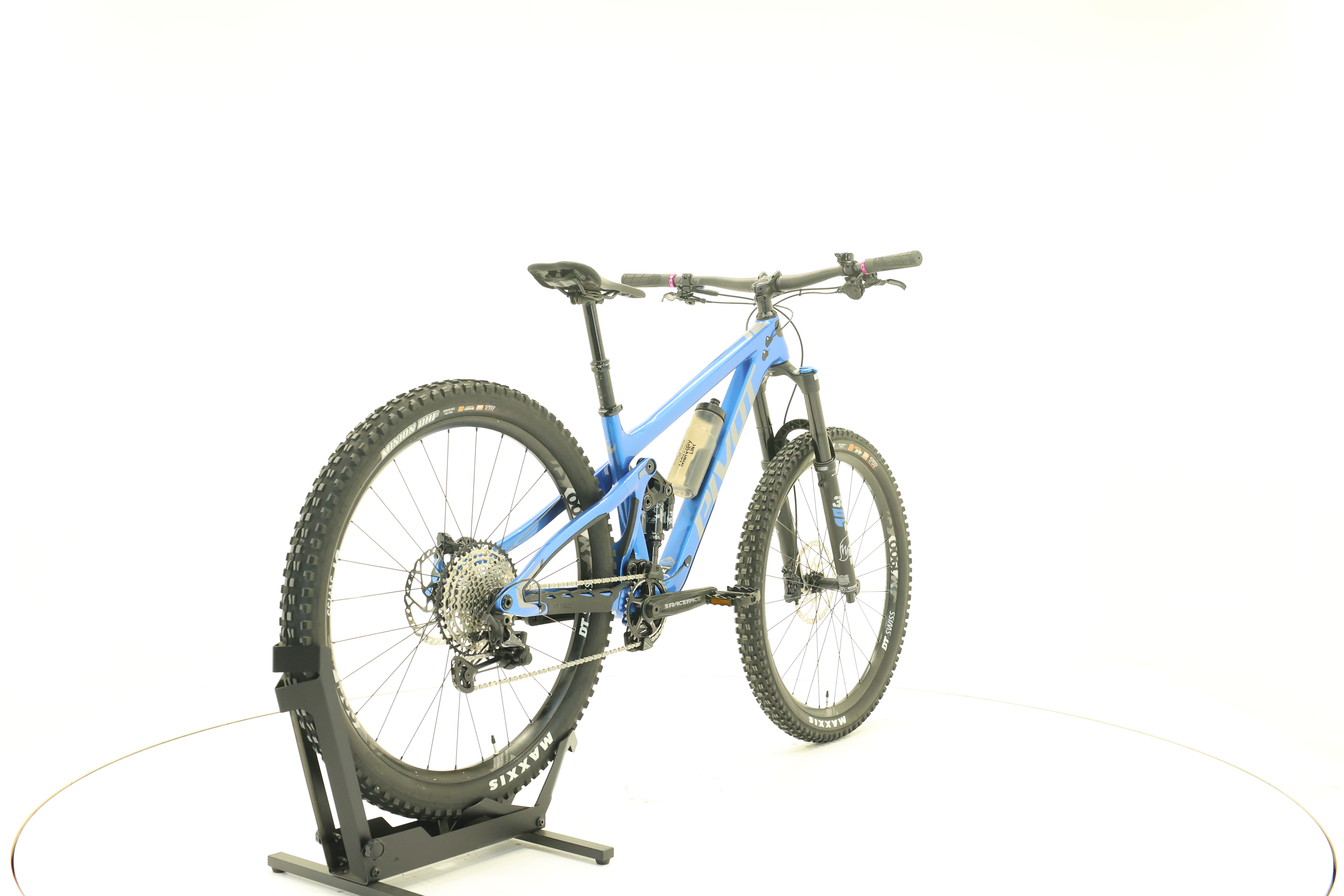 Pivot Cycles SWITCHBLADE