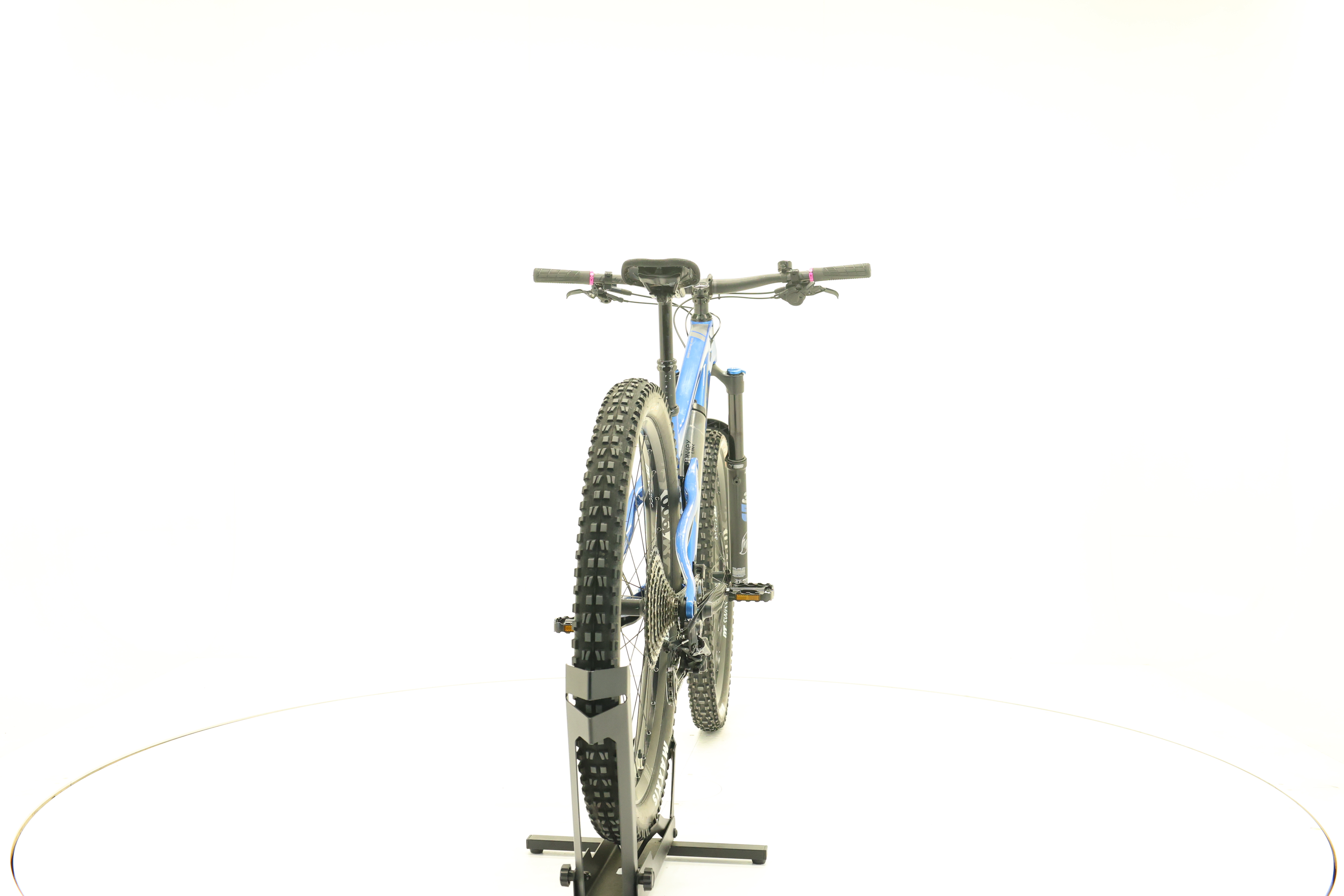 Pivot Cycles SWITCHBLADE