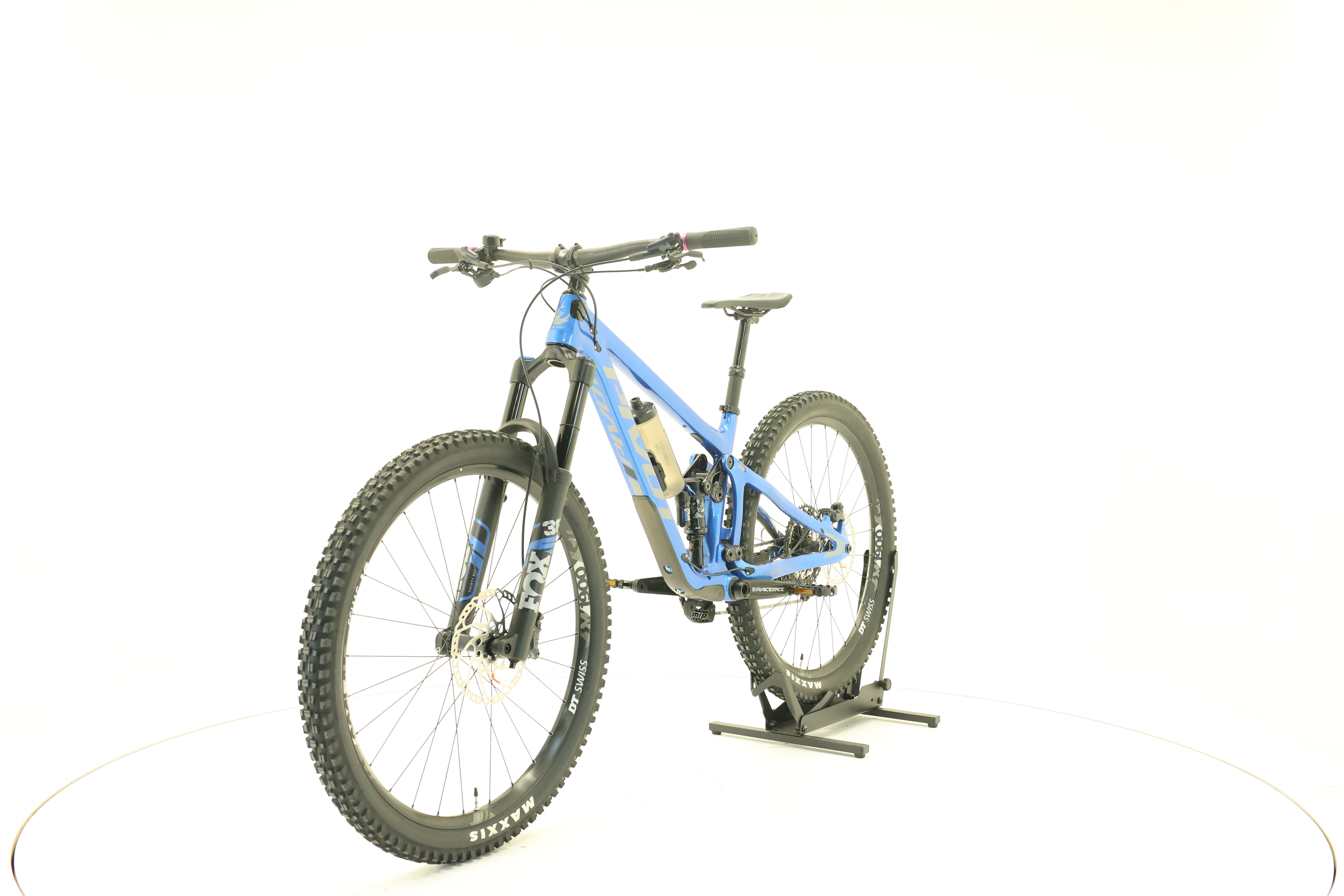 Pivot Cycles SWITCHBLADE