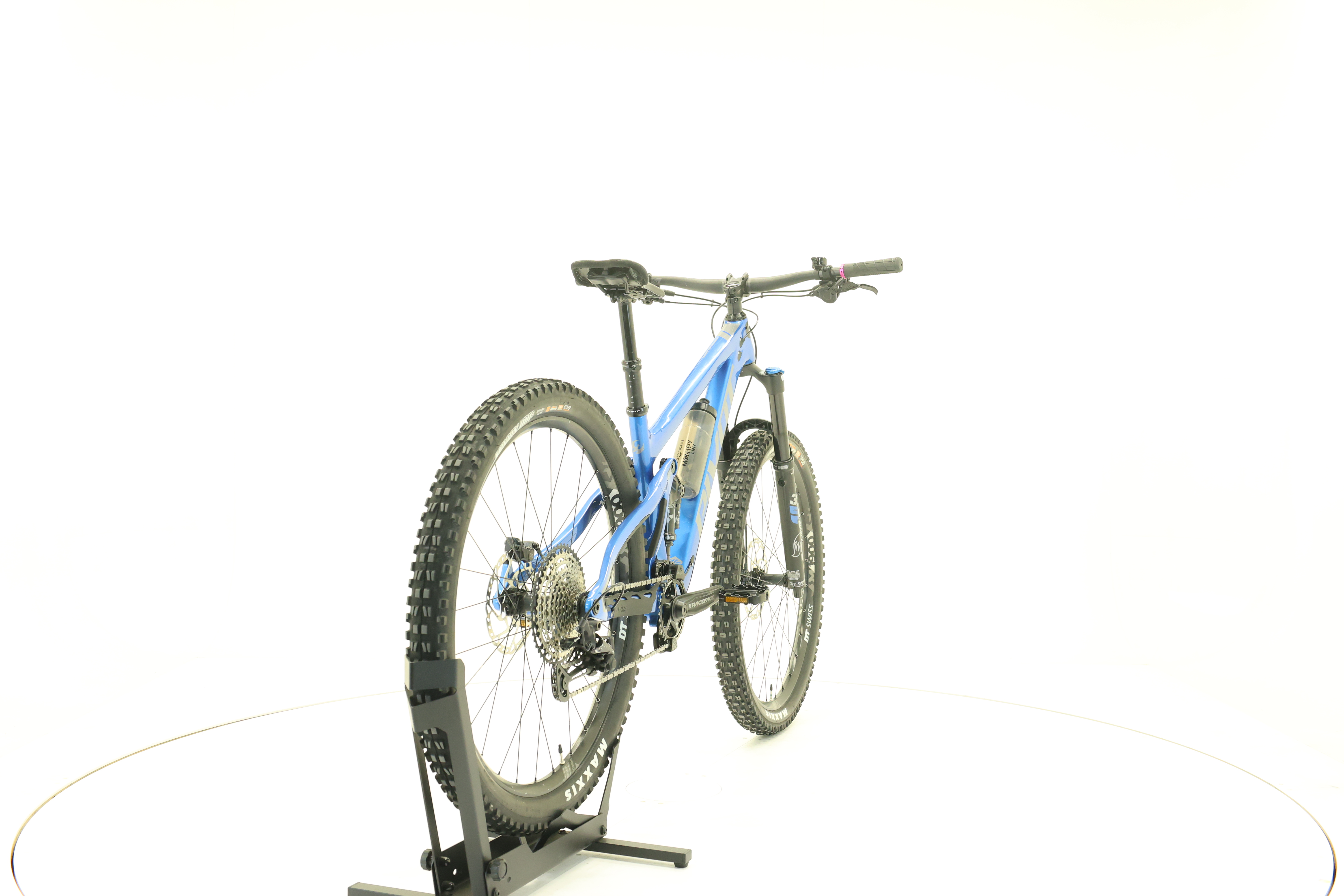 Pivot Cycles SWITCHBLADE